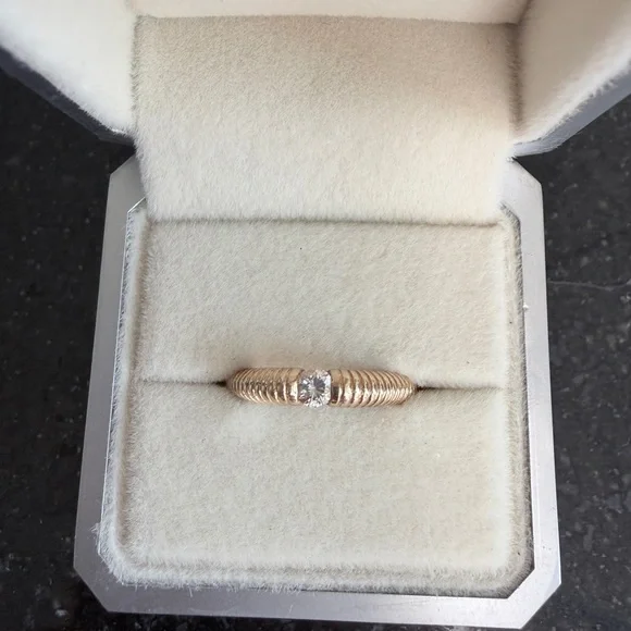 Ferkos Fine Jewelry 14k Gold Ribbed Diamond Ring - Picture 6 of 10